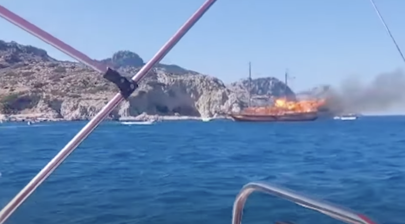 Wooden tourist boat catches fire off the coast of Greece Jarastyle travel