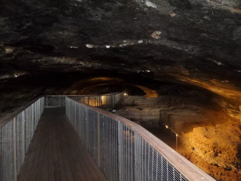 Wonderwerk Cave - Places to visit in Kuruman