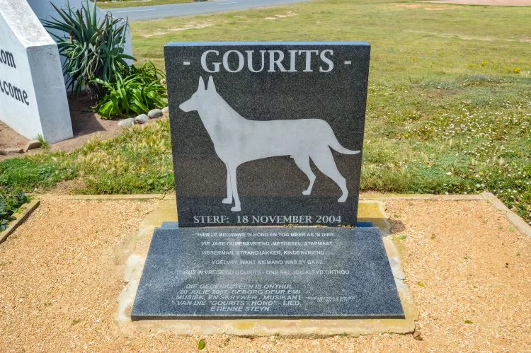 Gourits the dog memorial plate